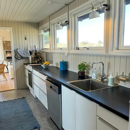 Hyggeligt Gemt I Lyngbeklaedte Klitter * Pandrup
